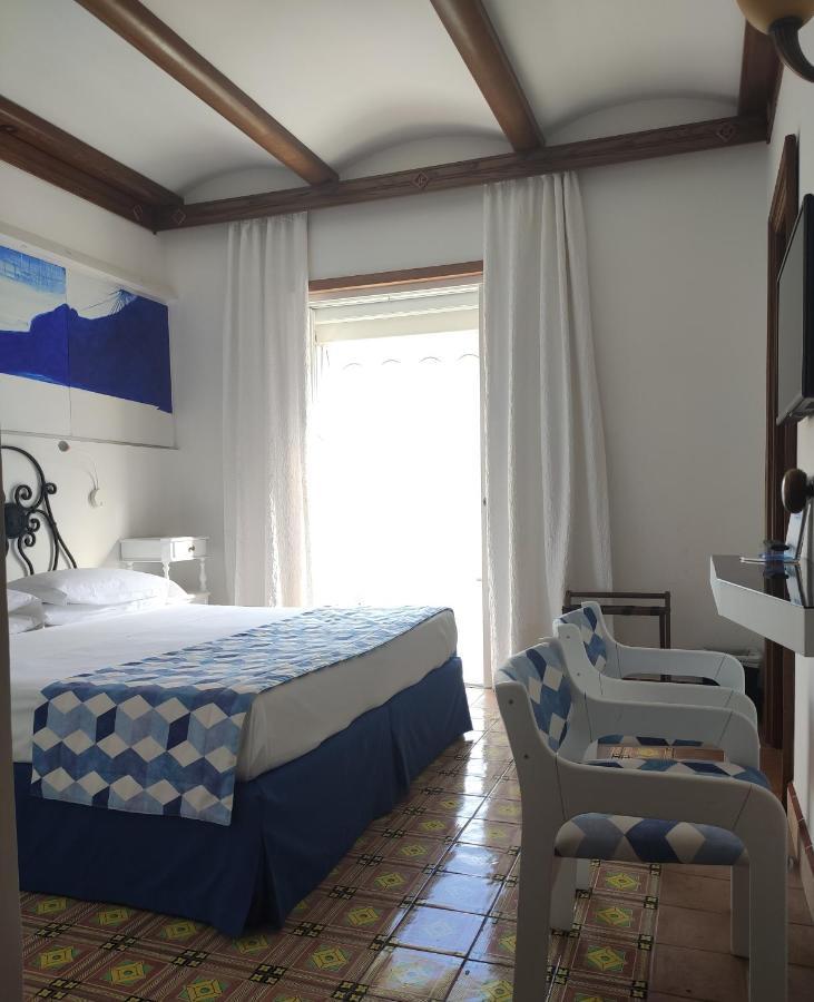 Taverna Del Capitano Marina del Cantone 外观 照片