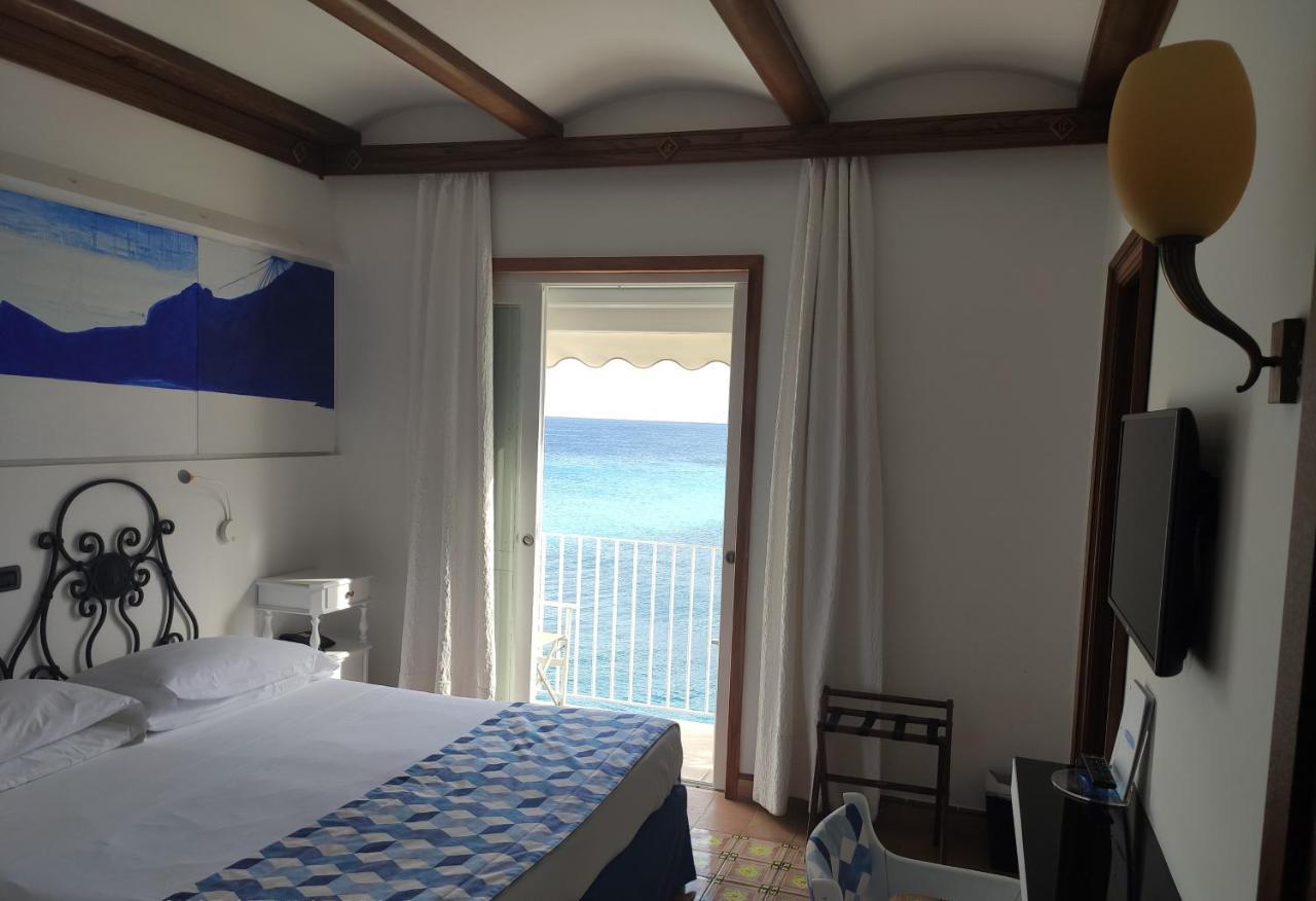 Taverna Del Capitano Marina del Cantone 外观 照片