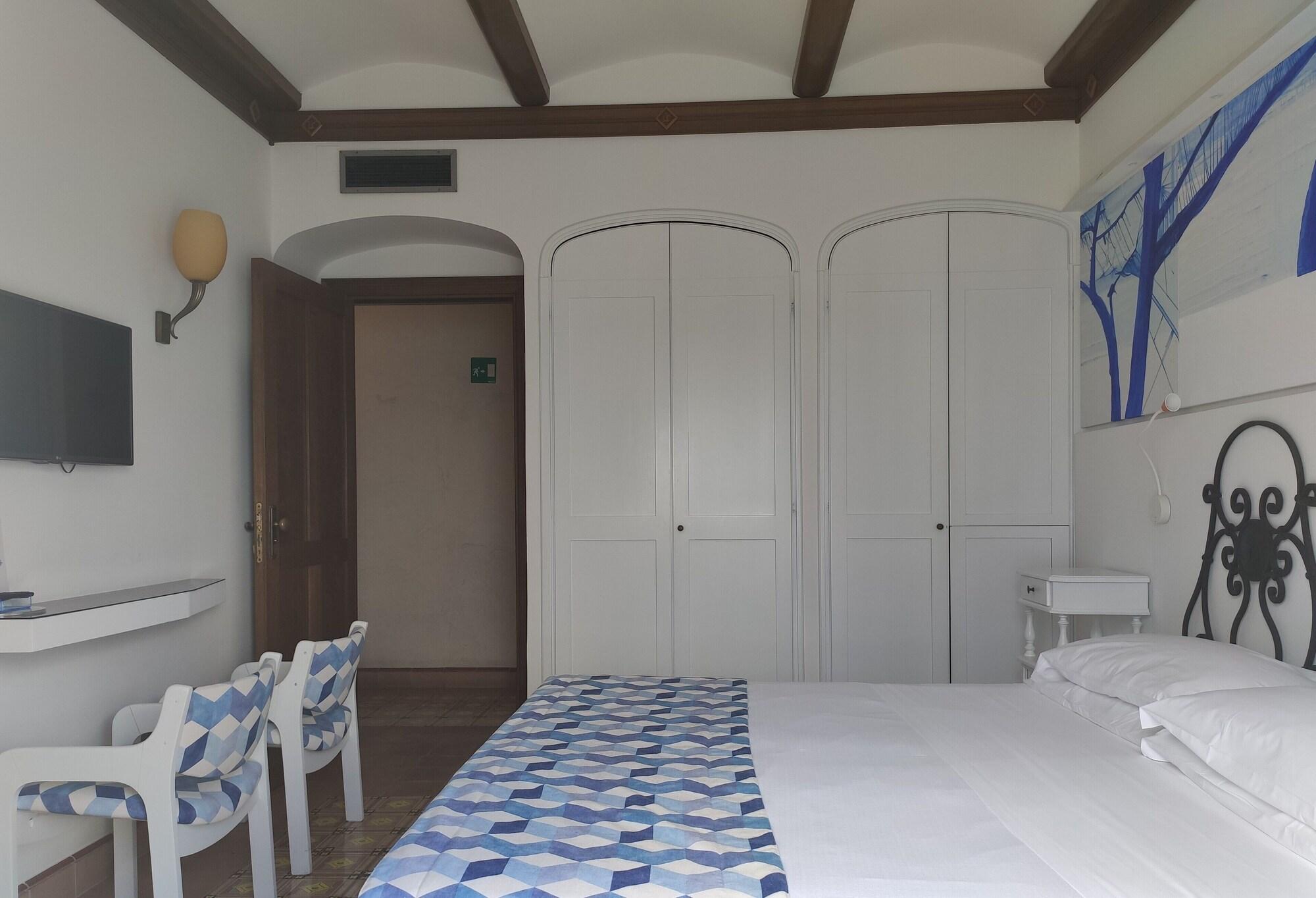 Taverna Del Capitano Marina del Cantone 外观 照片