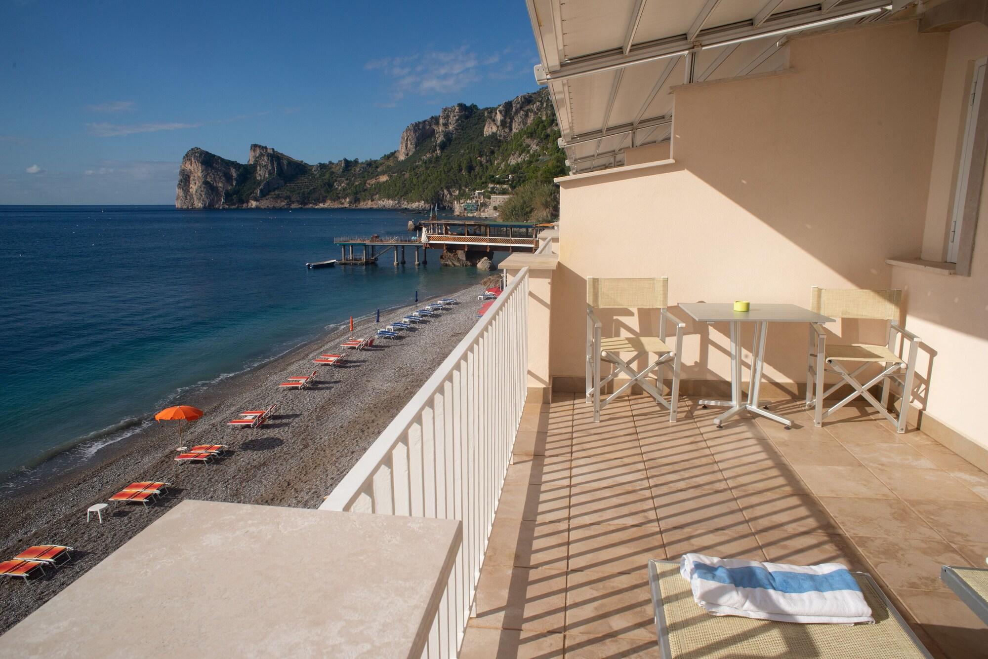 Taverna Del Capitano Marina del Cantone 外观 照片